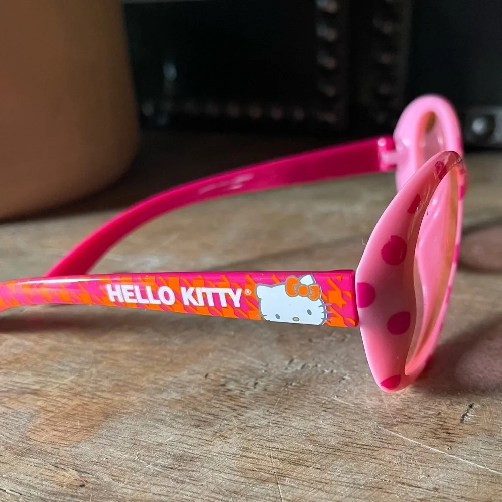 Sanrio girls kids Hello Kitty hot pink Barbie style sunglasses girl